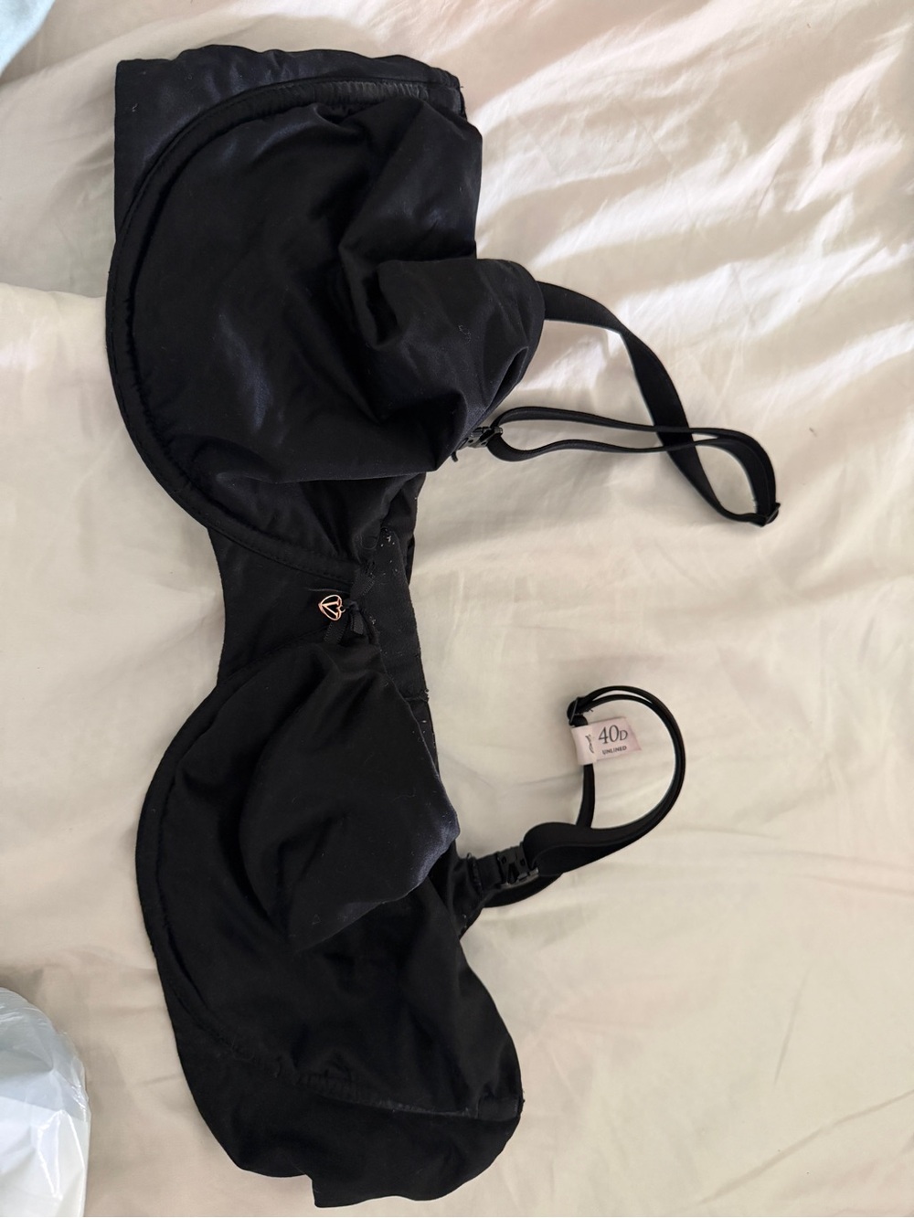 VICTORIA’S SECRET Underwire Bra with Subtle Charm-Size 40D